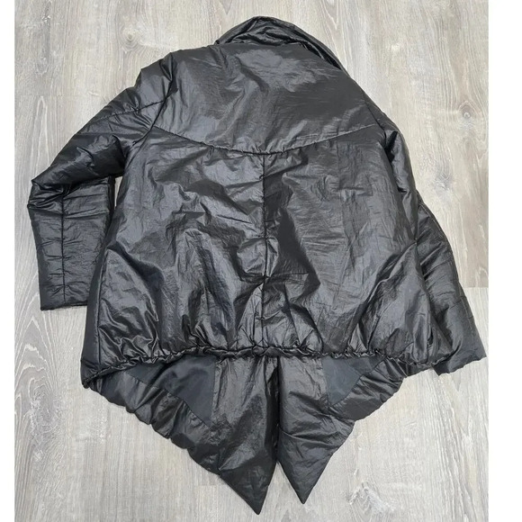Koral Assymetric  Fay Kimono Puffer Jacket size M - Picture 3 of 7